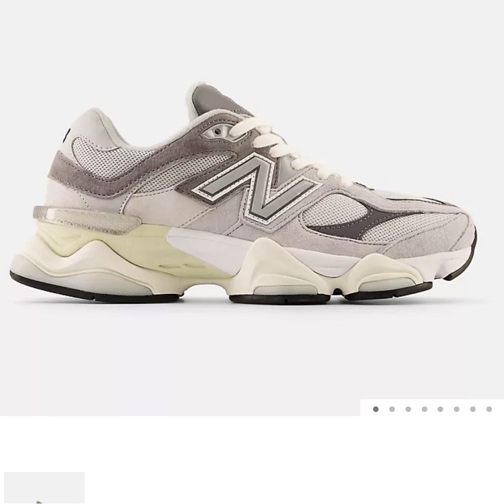 New Balance Women’s 11 9060 gray